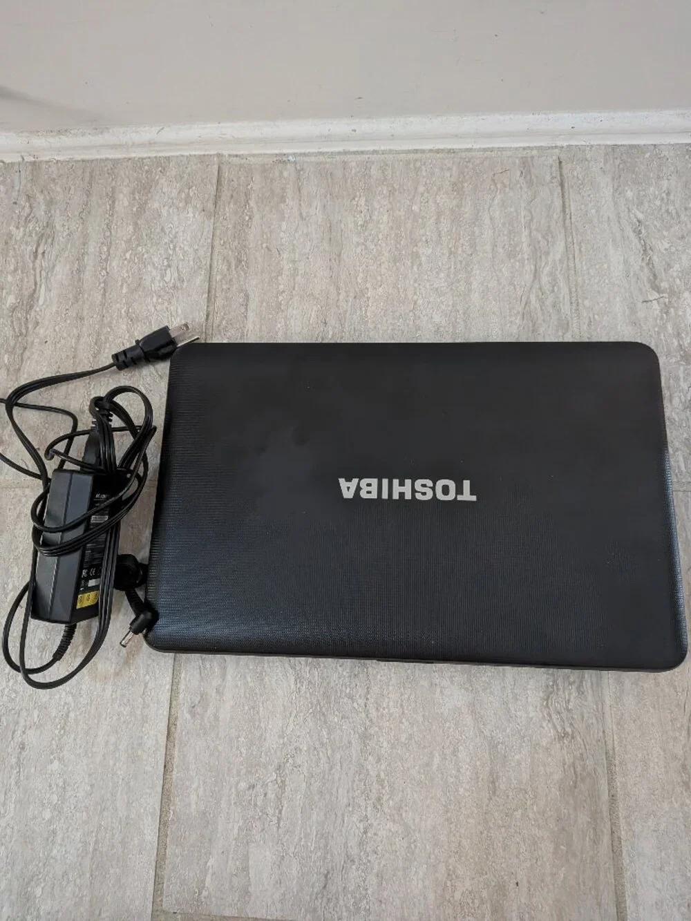Toshiba Satellite Laptop C855D-S5105 AMD E-300 1.3GHz 4 GB 320GB Storage